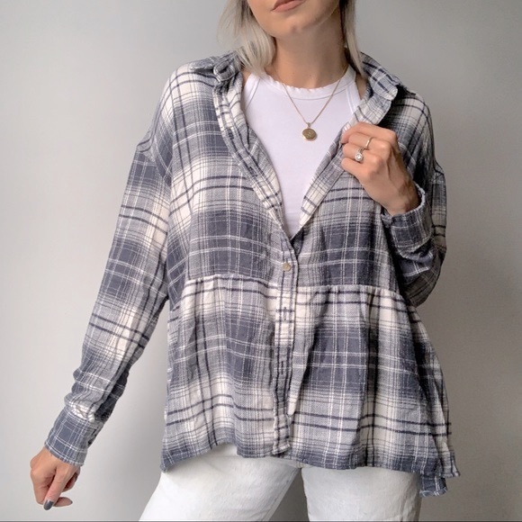 AMERICAN EAGLE | Plaid Peplum Waisted Flannel High Low Shirt Top - Picture 2 of 7